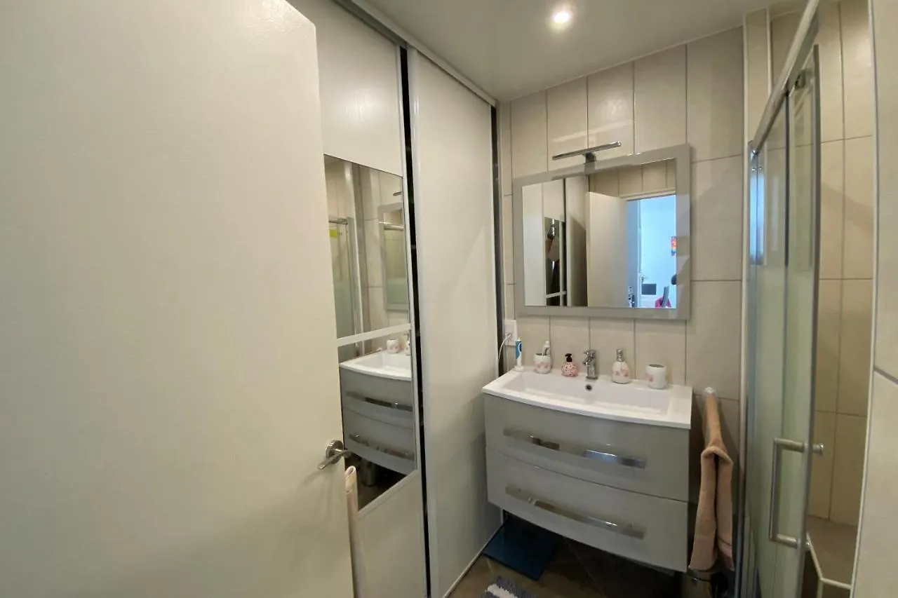 2 Rooms Facing South 300M From The Croisette Live In Le Bosquet 칸느 0*,  프랑스